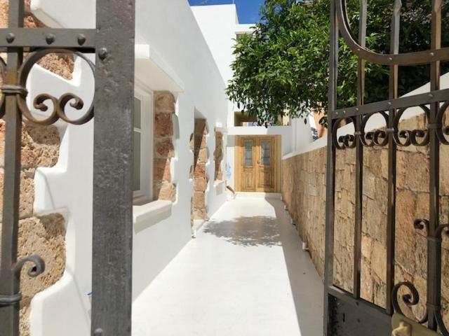 Kostis Parthenis Residence มาเลีย ภายนอก รูปภาพ