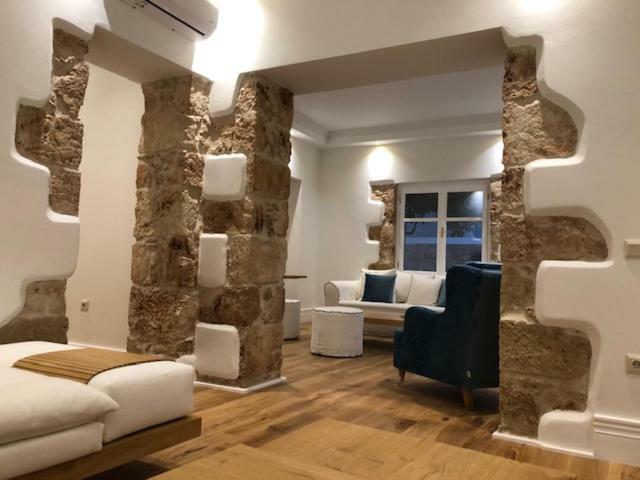 Kostis Parthenis Residence มาเลีย ภายนอก รูปภาพ